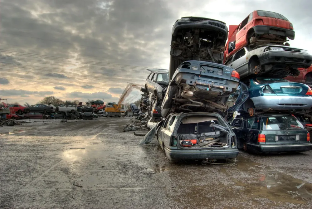 Récupération d'automobiles près de Huriel